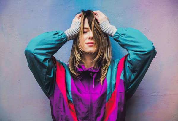 Guide pour choisir des lunettes de soleil qui s'harmonisent avec des chapeaux d'été