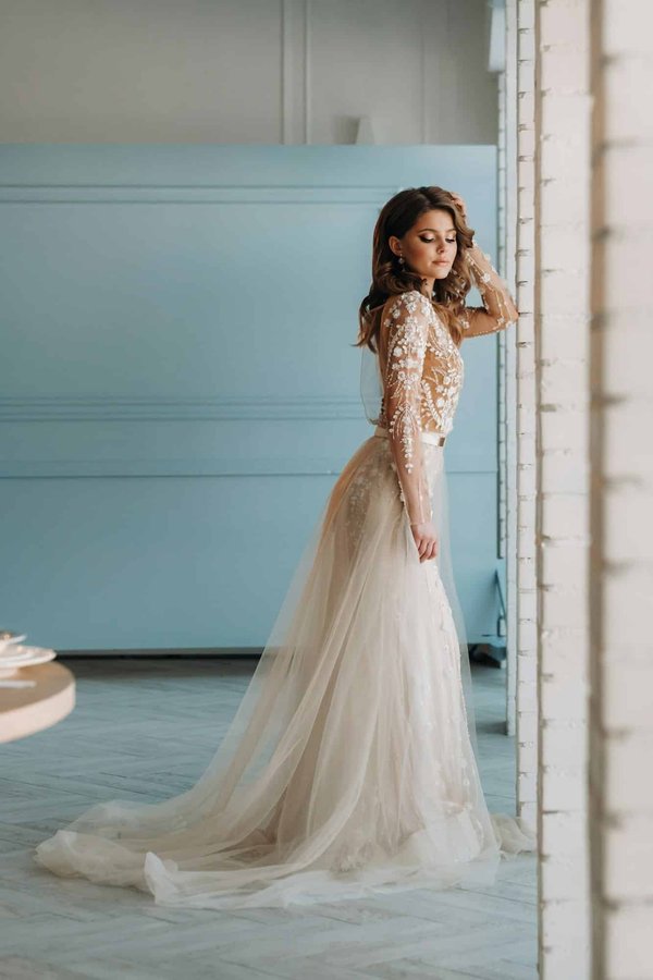 Charme et raffinement : Optez pour une robe de mariée champagne